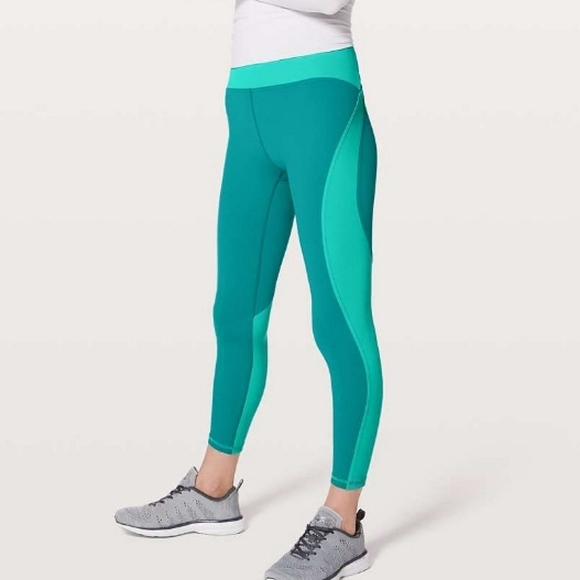 lululemon athletica Pants - Like New Lululemon Train Times 7/8 Pant *Blocked 25"